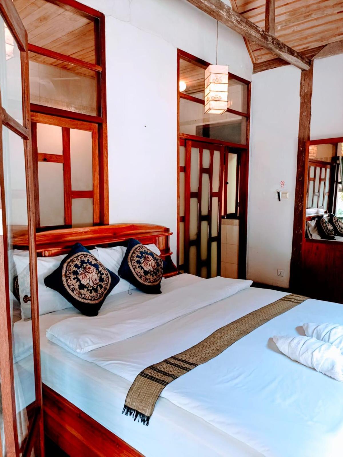 Ireenkevin Guesthouse 루앙프라방 외부 사진