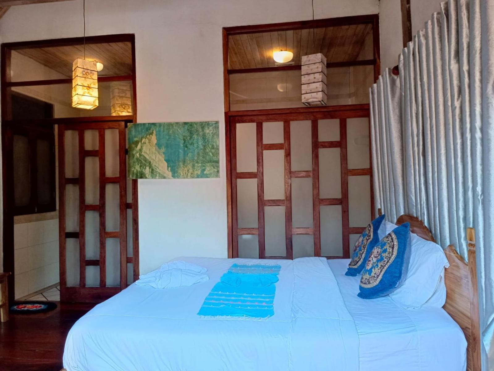 Ireenkevin Guesthouse 루앙프라방 외부 사진