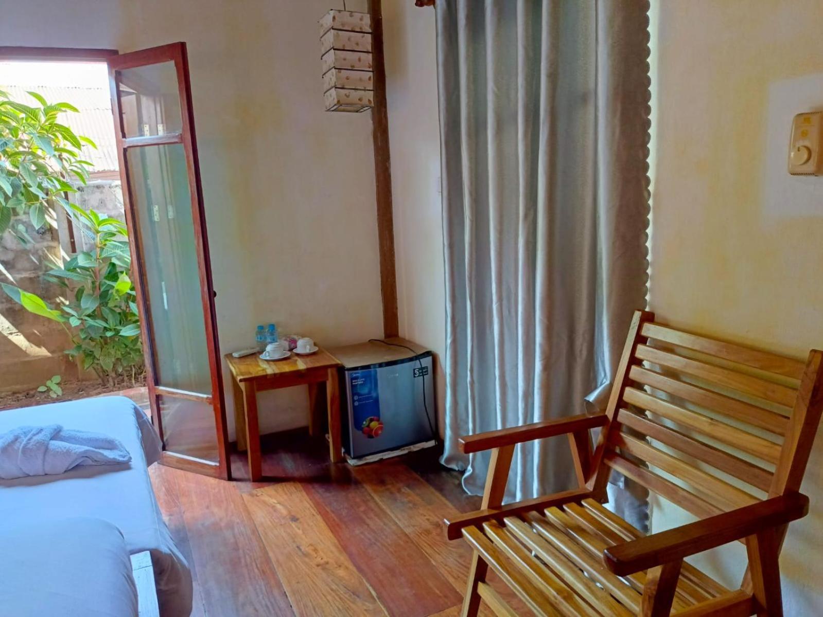 Ireenkevin Guesthouse 루앙프라방 외부 사진