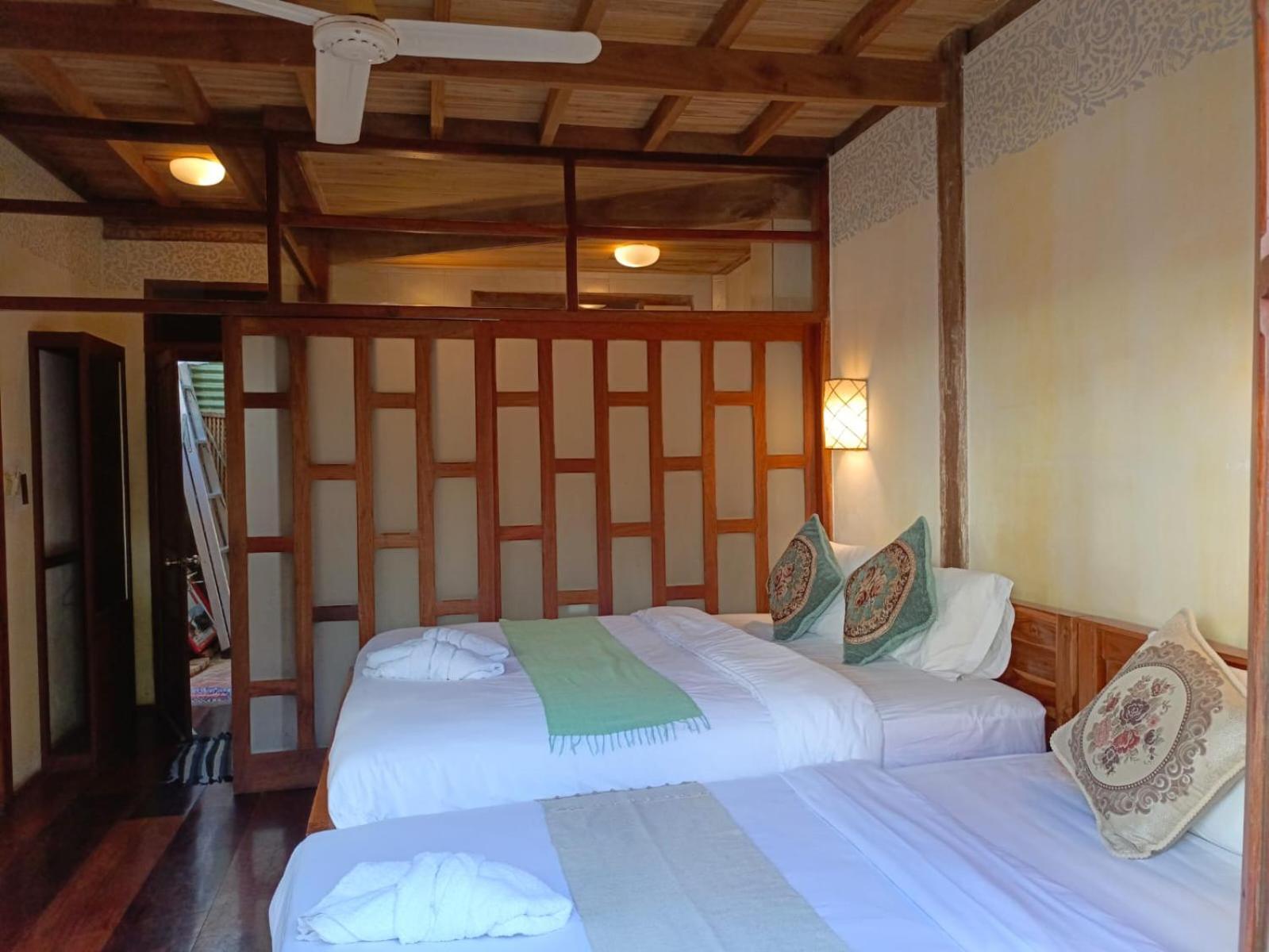 Ireenkevin Guesthouse 루앙프라방 외부 사진