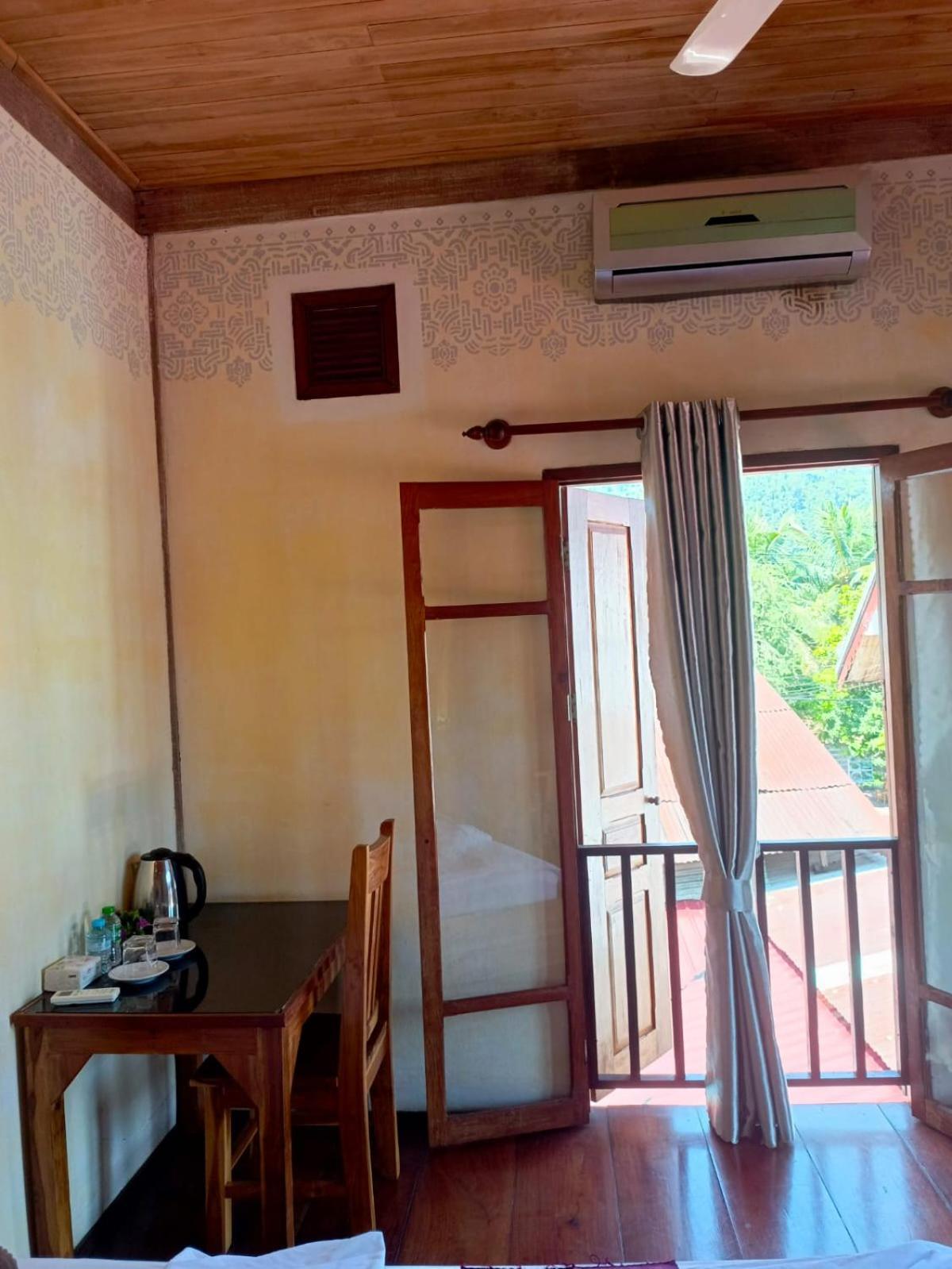 Ireenkevin Guesthouse 루앙프라방 외부 사진