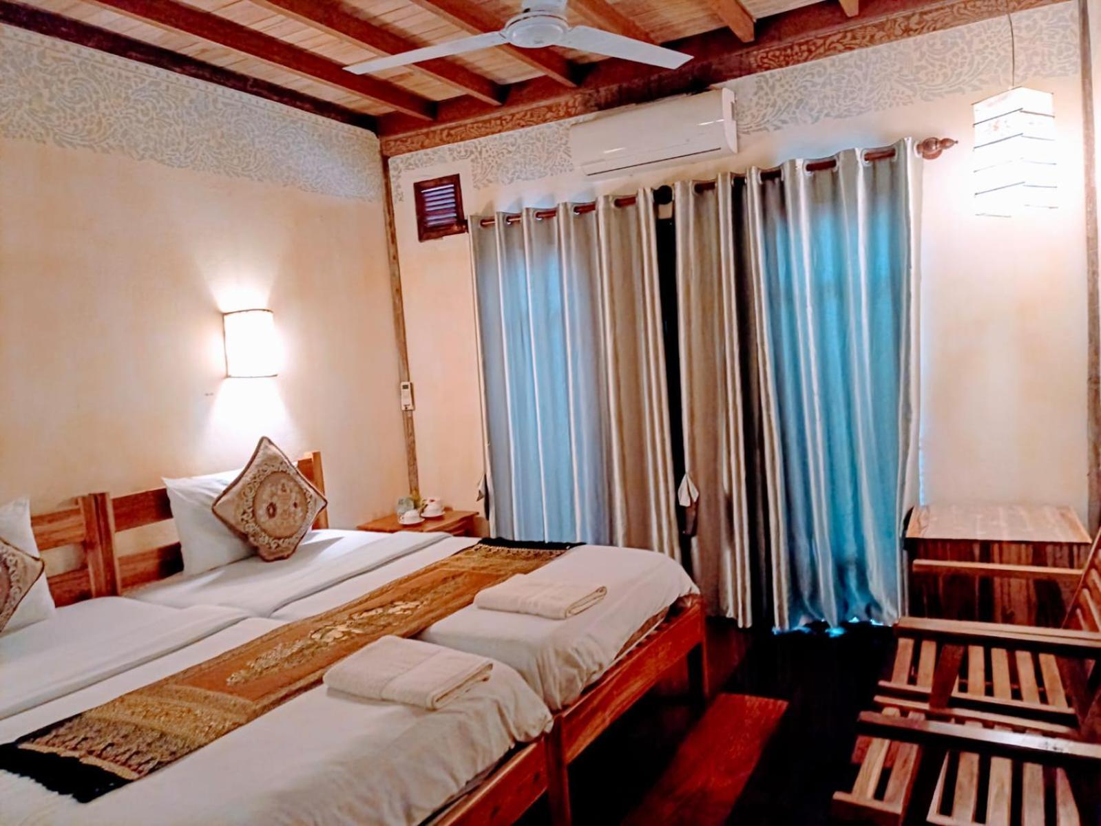 Ireenkevin Guesthouse 루앙프라방 외부 사진